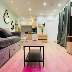 https://gympie-joli-studio-cosy-en-centre-ville.fr-provencehotel.com