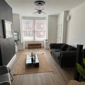  Holiday home Modern 2 Bedroom House United Kingdom